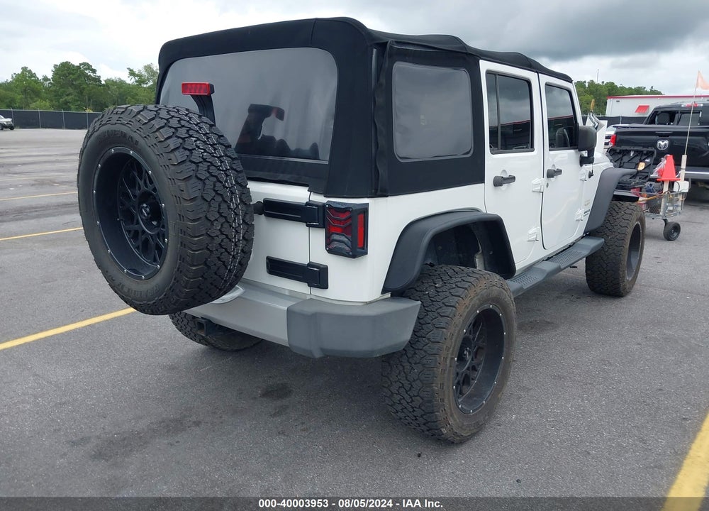 2015 JEEP WRANGLER UNLIMITED SAHARA VIN: 1C4BJWEG8FL527807