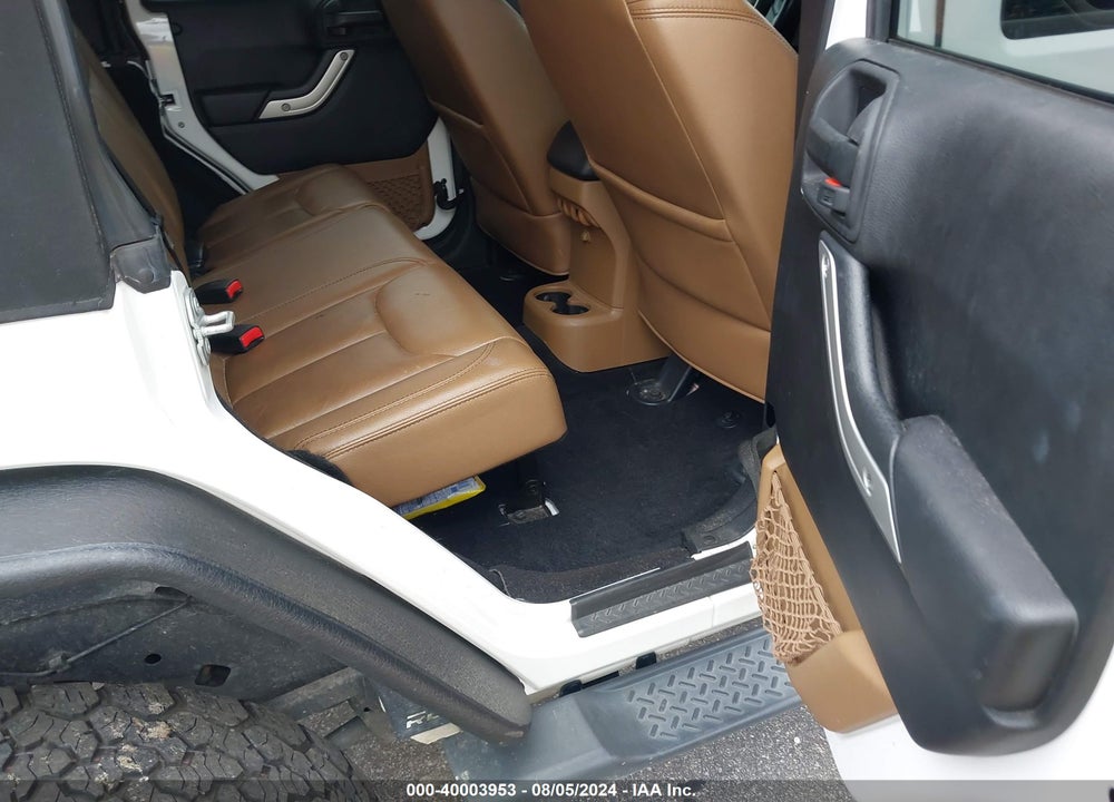 2015 JEEP WRANGLER UNLIMITED SAHARA VIN: 1C4BJWEG8FL527807
