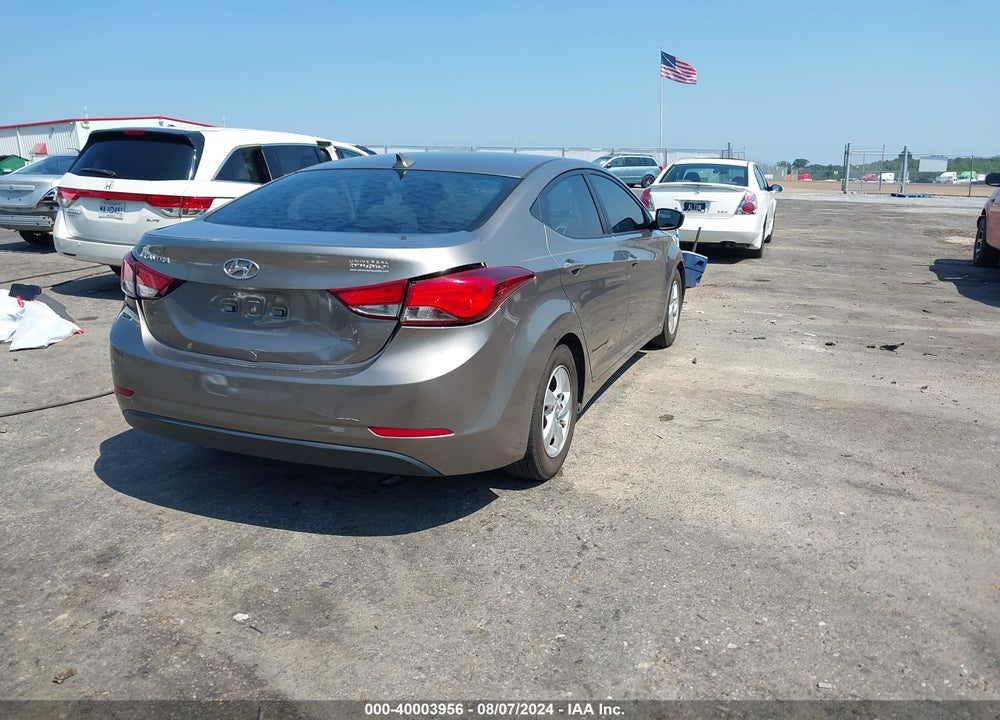 2014 HYUNDAI ELANTRA VIN: 5NPDH4AE8EH488863
