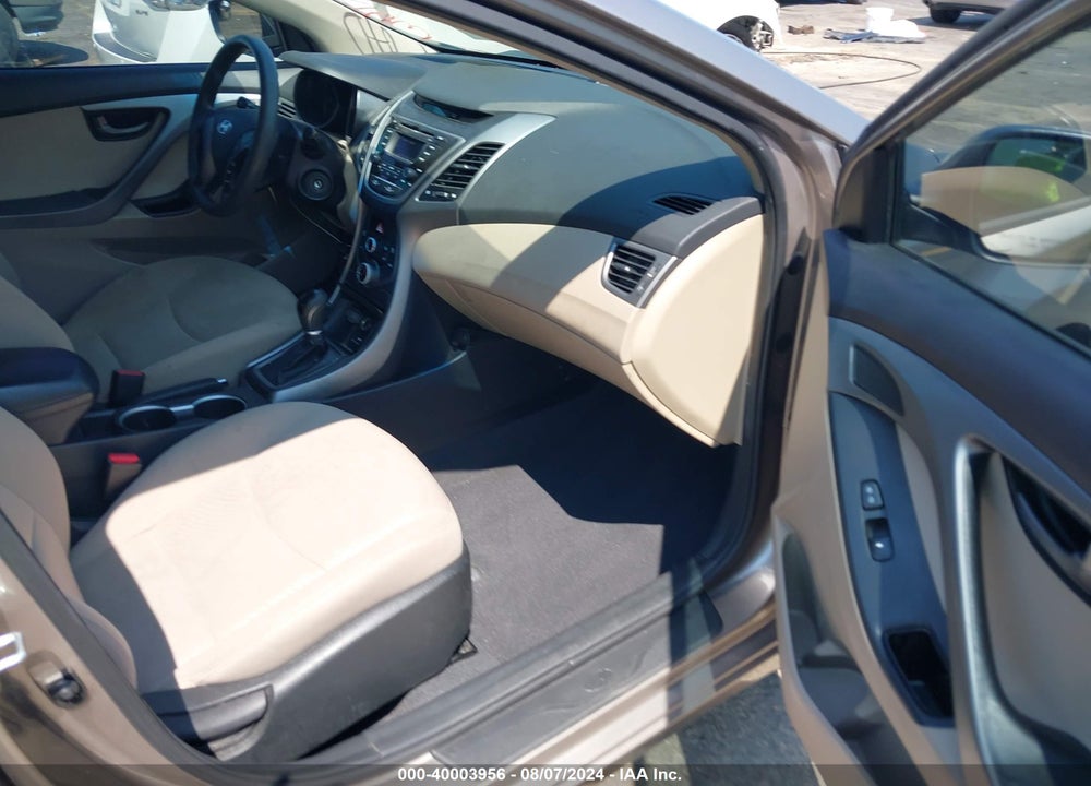 2014 HYUNDAI ELANTRA VIN: 5NPDH4AE8EH488863