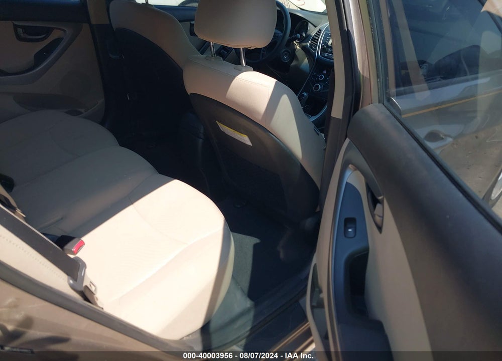 2014 HYUNDAI ELANTRA VIN: 5NPDH4AE8EH488863