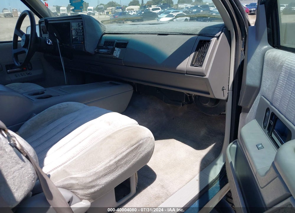 1994 CHEVROLET SUBURBAN K1500 VIN: 1GNFK16K2RJ337643