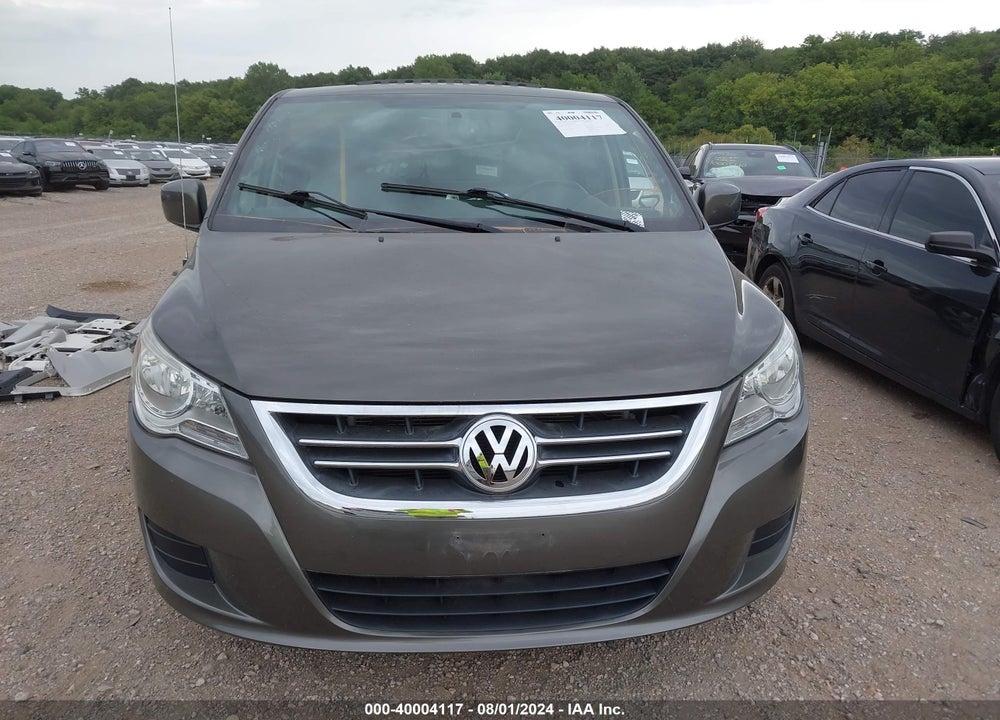 2010 VOLKSWAGEN ROUTAN VIN: 2V4RW5DX0AR245842