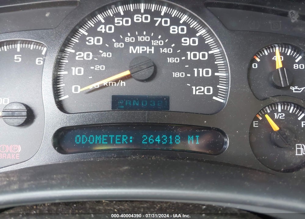 2005 CHEVROLET TAHOE LT VIN: 1GNEC13T05J176435
