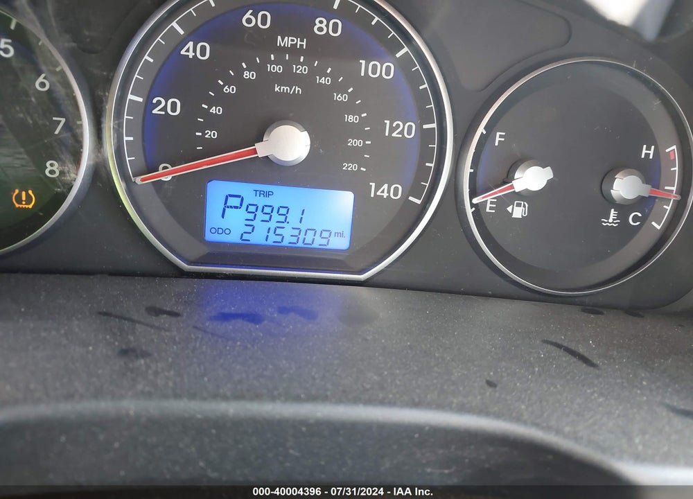 2011 HYUNDAI SANTA FE GLS VIN: 5XYZGDAB3BG086010
