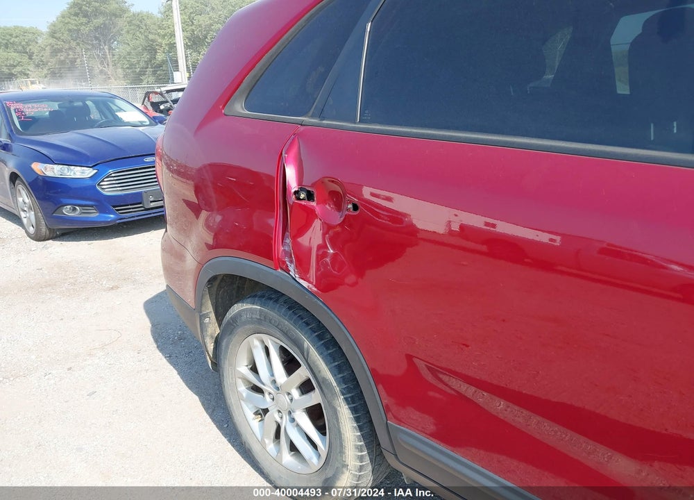 2014 KIA SORENTO VIN: 5XYKTCA65EG429348