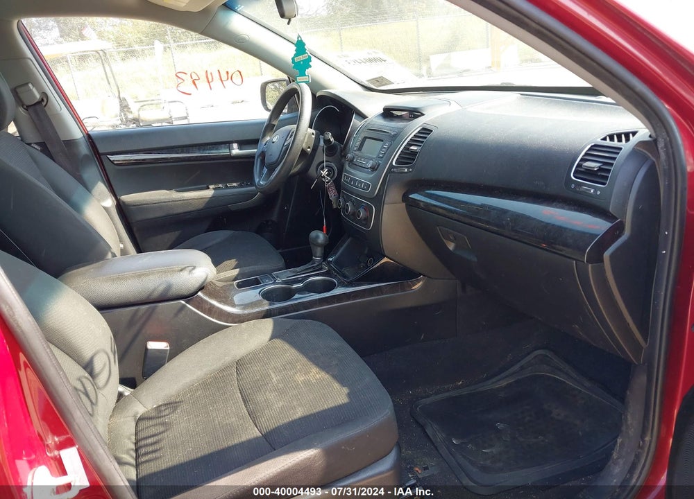 2014 KIA SORENTO VIN: 5XYKTCA65EG429348