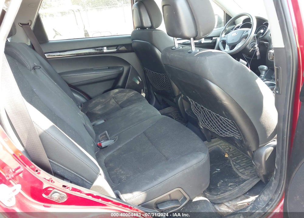 2014 KIA SORENTO VIN: 5XYKTCA65EG429348
