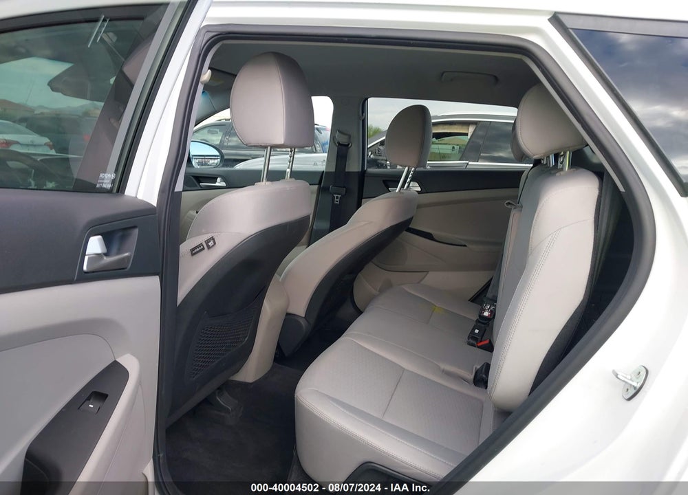 2020 HYUNDAI TUCSON SE VIN: KM8J23A49LU160887