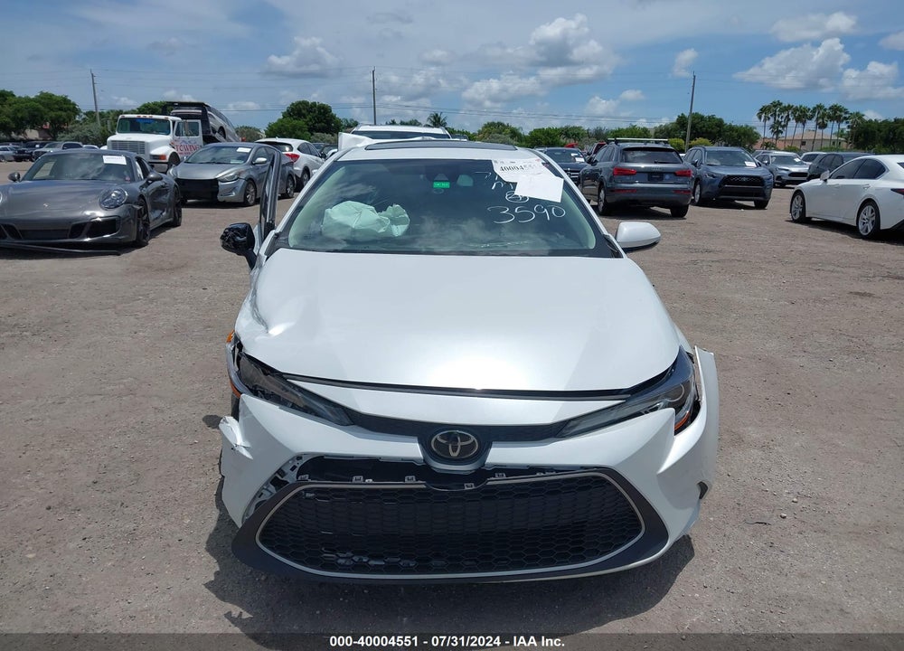 2022 TOYOTA COROLLA XLE VIN: 5YFFPMAE7NP373590