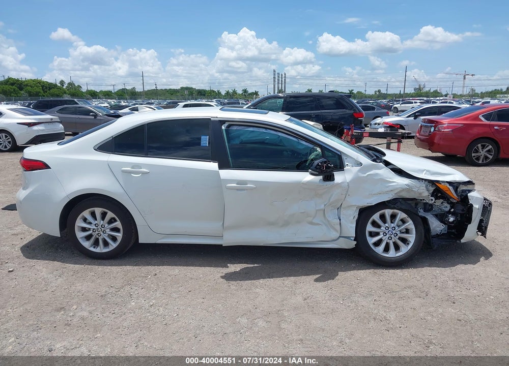 2022 TOYOTA COROLLA XLE VIN: 5YFFPMAE7NP373590