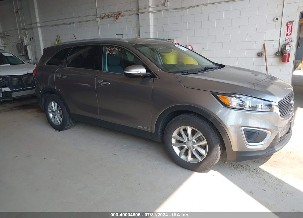 2017 KIA SORENTO 3.3L LX VIN: 5XYPGDA55HG221014