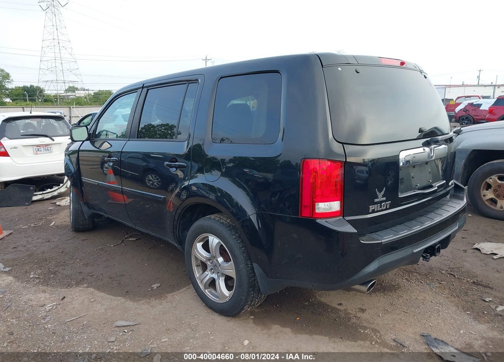 2015 HONDA PILOT VIN: 5FNYF4H40FB062802