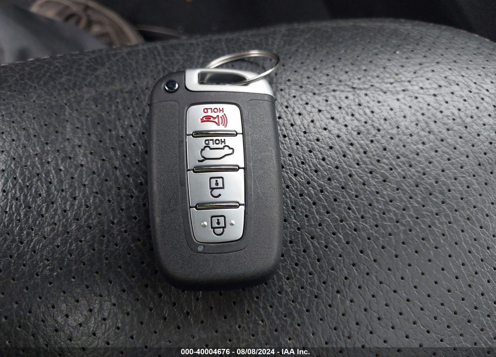 2011 KIA SORENTO SX V6 VIN: 5XYKW4A25BG149449