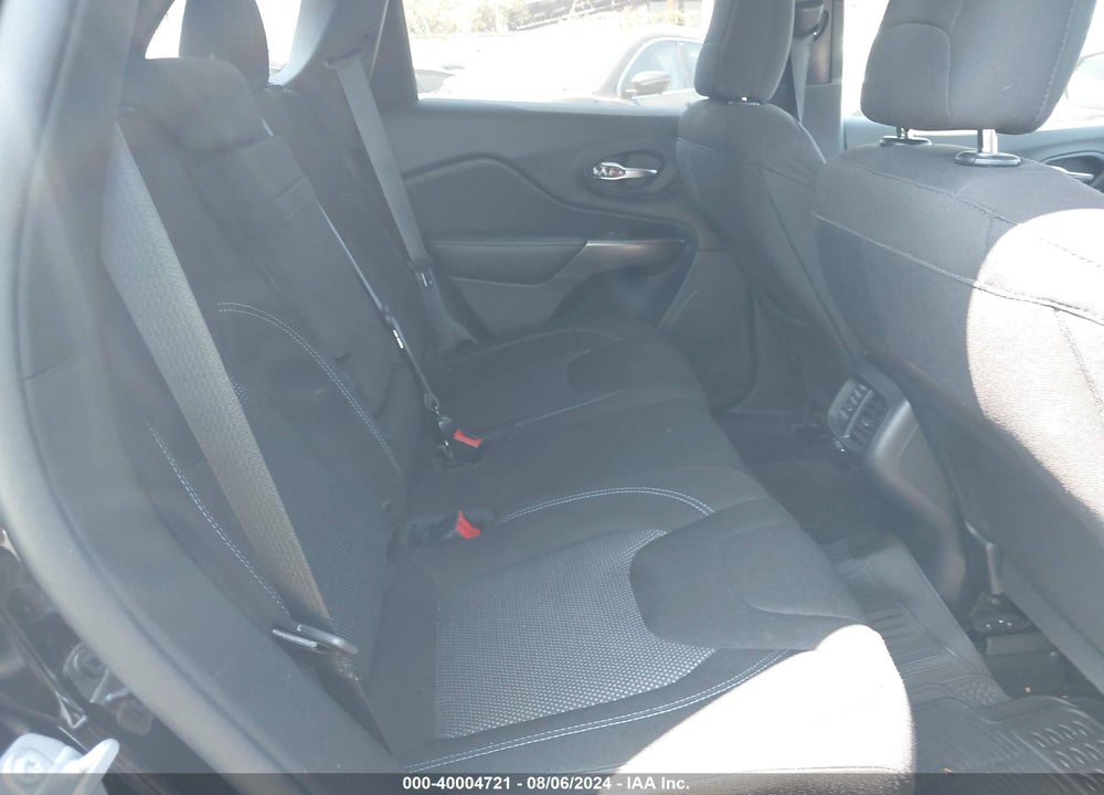 2019 JEEP CHEROKEE LATITUDE FWD VIN: 1C4PJLCB1KD247355