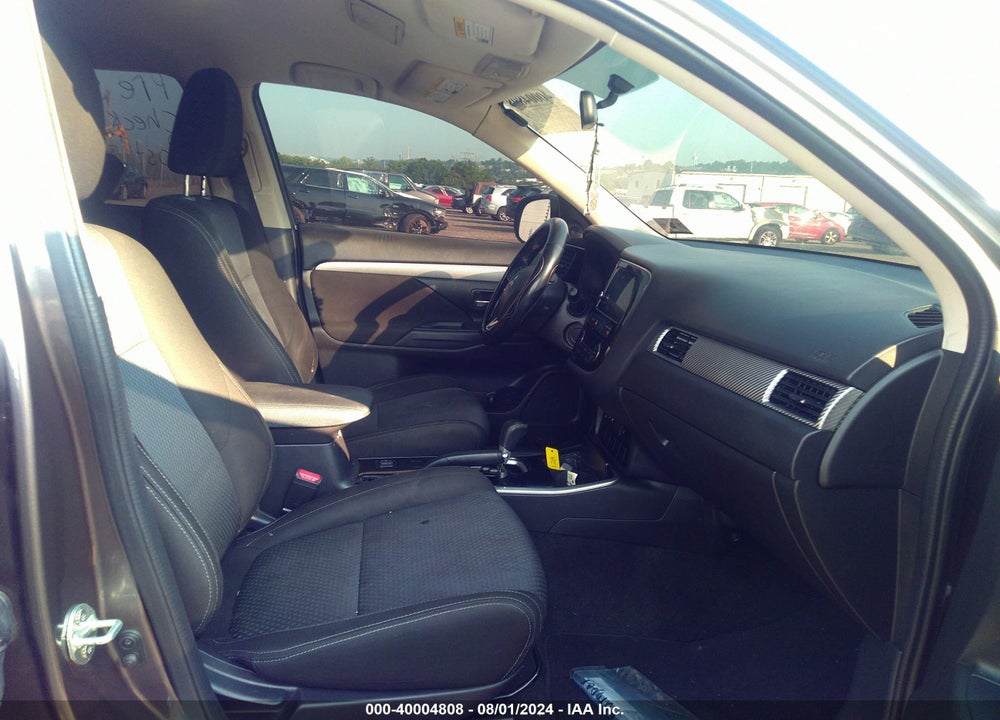 2018 MITSUBISHI OUTLANDER SE VIN: JA4AD3A35JZ060205