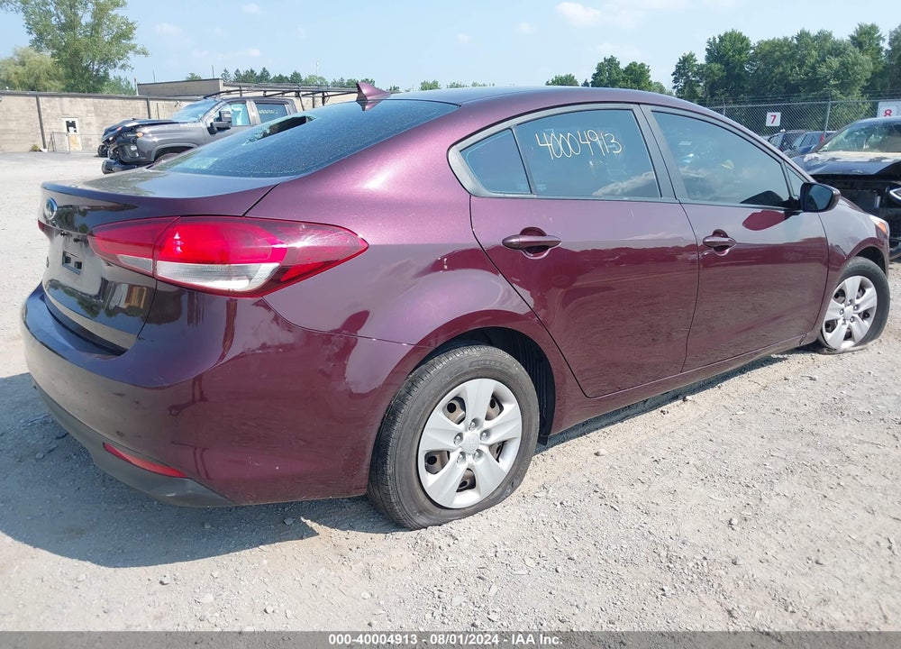 2018 KIA FORTE LX VIN: 3KPFK4A77JE282251