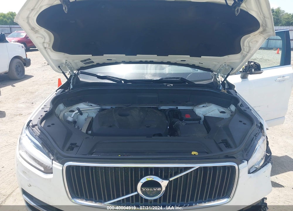 2018 VOLVO XC90 T5 MOMENTUM VIN: YV4102PK4J1361425