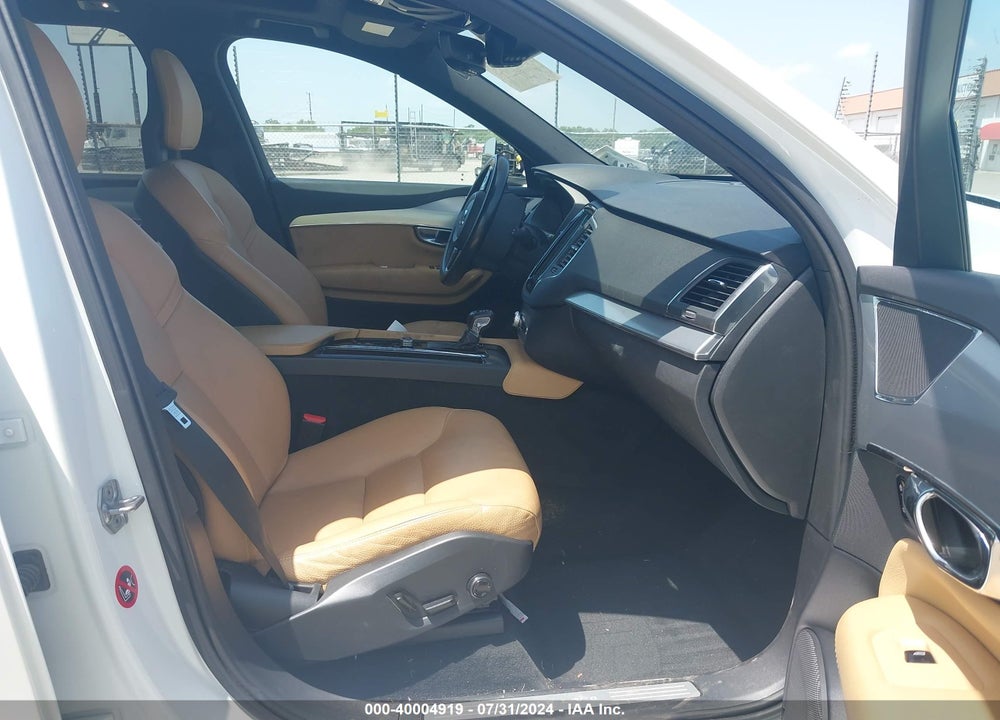 2018 VOLVO XC90 T5 MOMENTUM VIN: YV4102PK4J1361425