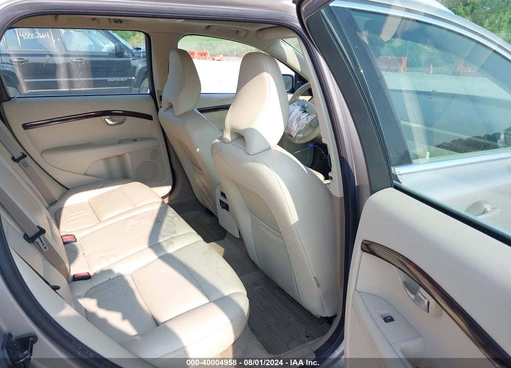 2010 VOLVO V70 3.2/3.2 R-DESIGN VIN: YV1960BW0A1164362