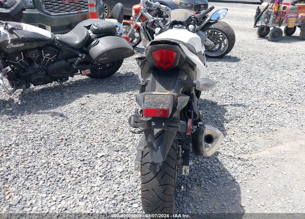 2018 SUZUKI GSX250R VIN: LC6DN11A8J1102069
