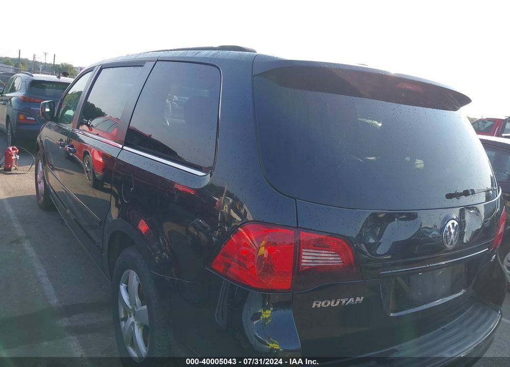 2011 VOLKSWAGEN ROUTAN SE VIN: 2V4RW3DG0BR670287