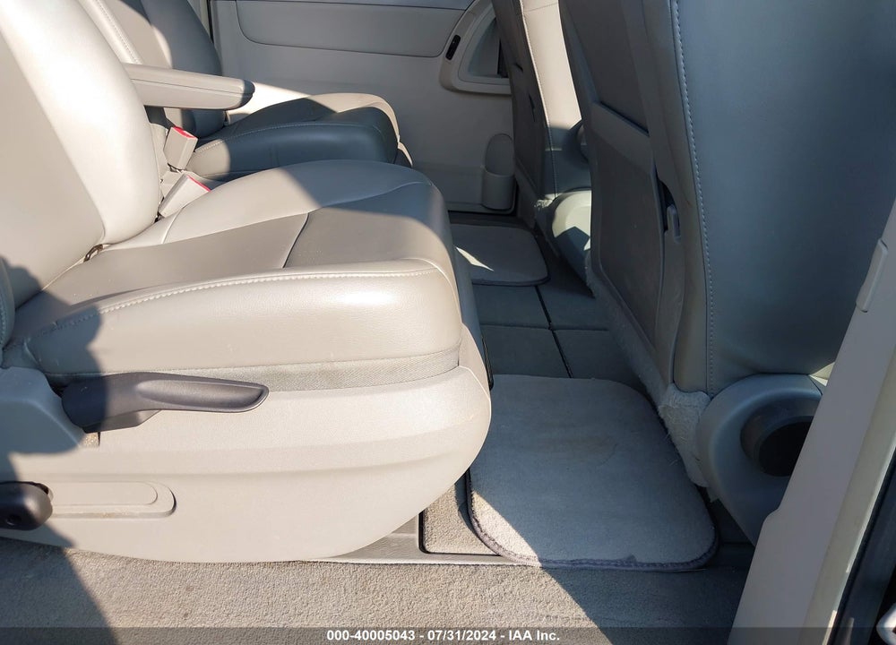 2011 VOLKSWAGEN ROUTAN SE VIN: 2V4RW3DG0BR670287