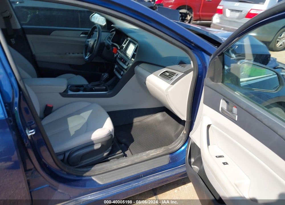 2018 HYUNDAI SONATA VIN: 5NPE34AF6JH650320