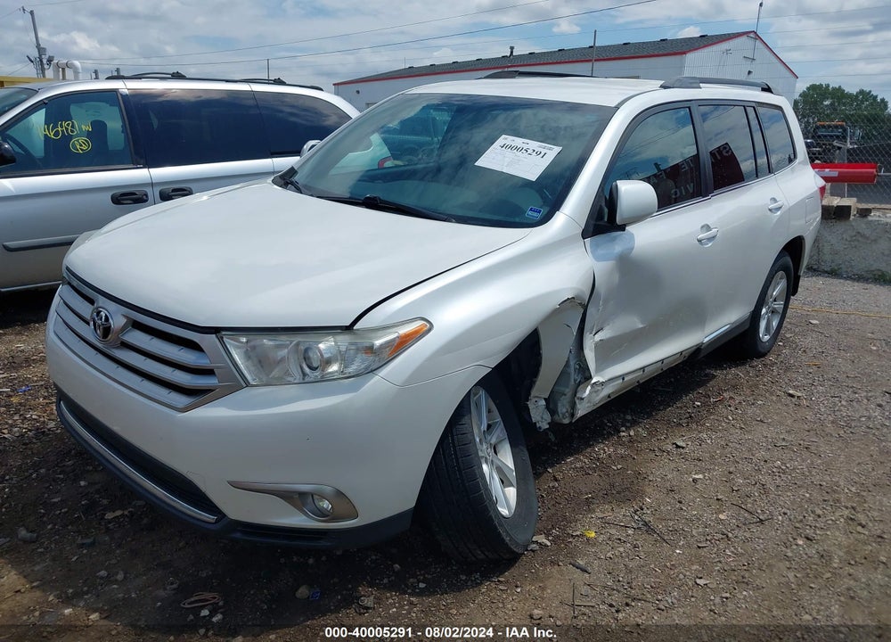 2011 TOYOTA HIGHLANDER BASE V6 VIN: 5TDBK3EH9BS041293