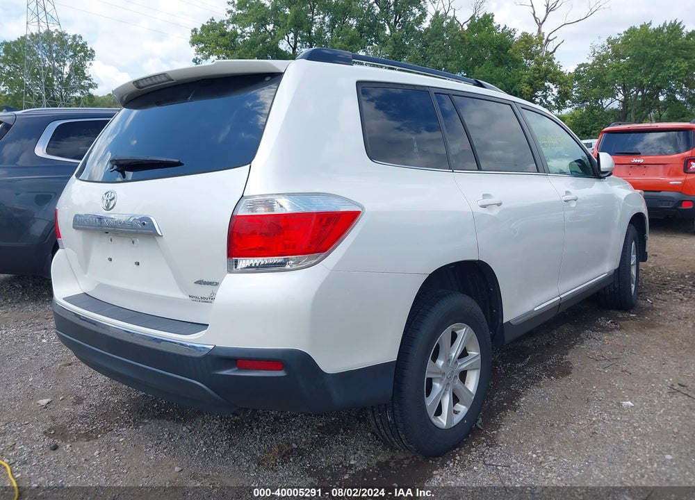 2011 TOYOTA HIGHLANDER BASE V6 VIN: 5TDBK3EH9BS041293