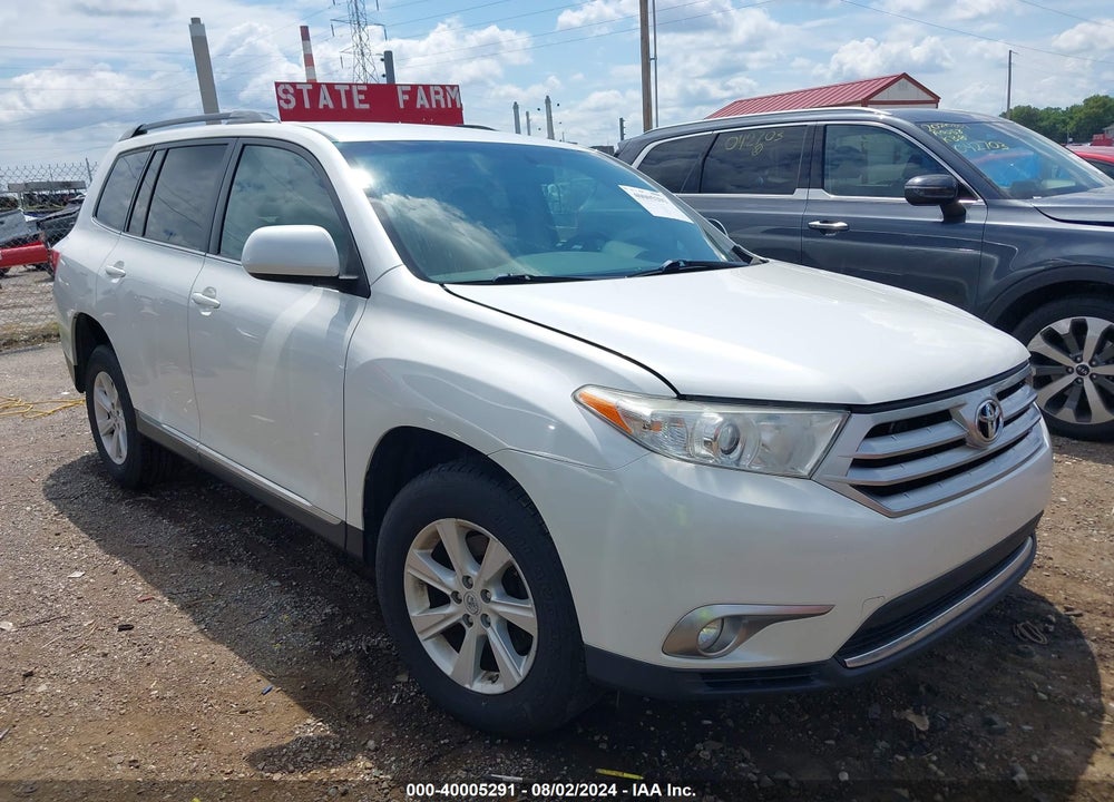 2011 TOYOTA HIGHLANDER BASE V6 VIN: 5TDBK3EH9BS041293