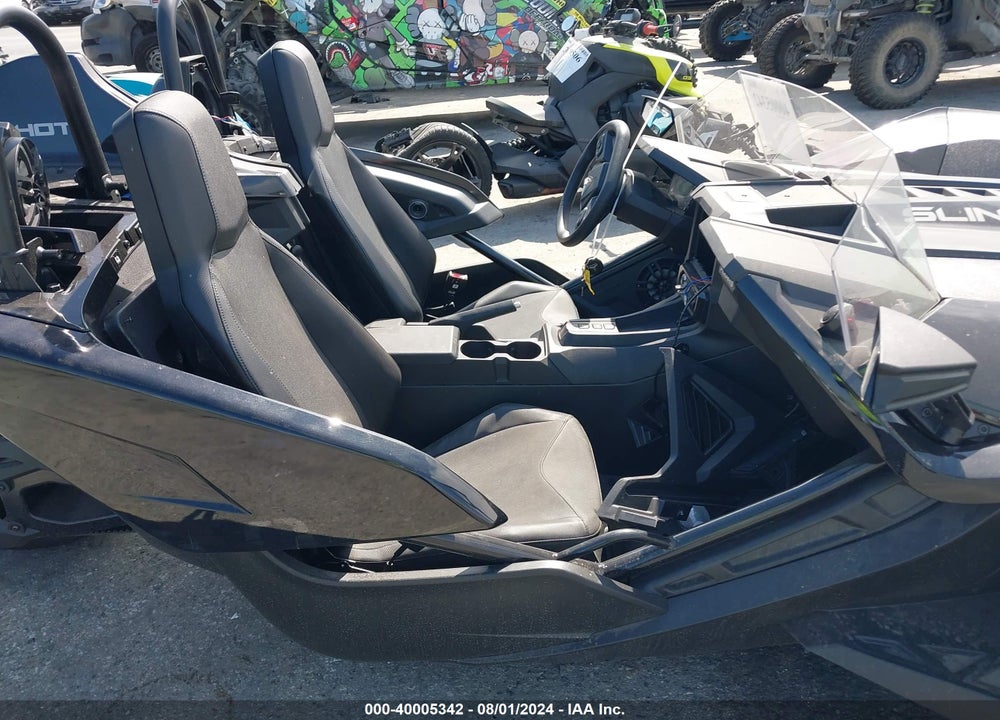 2023 POLARIS SLINGSHOT S WITH TECHNOLOGY PACKAGE VIN: 57XAATHDXP8158410