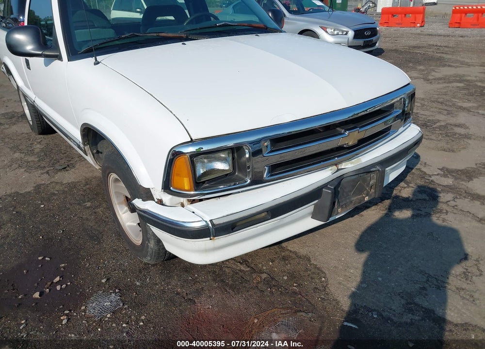 1994 CHEVROLET S TRUCK S10 VIN: 1GCCS144XR8239077