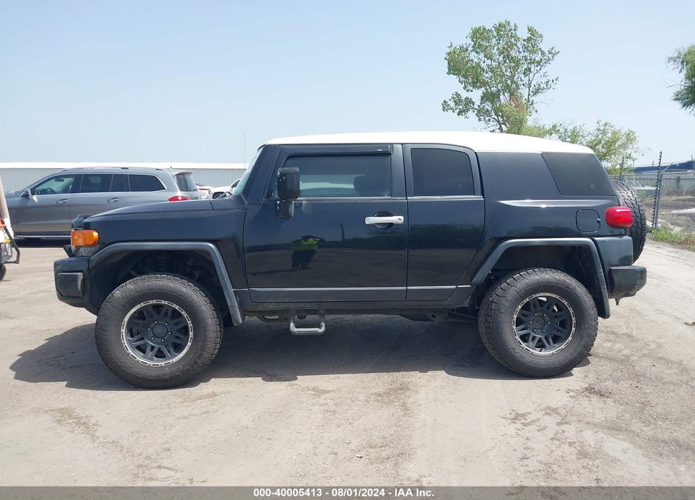 2008 TOYOTA FJ CRUISER VIN: JTEBU11FX80104752