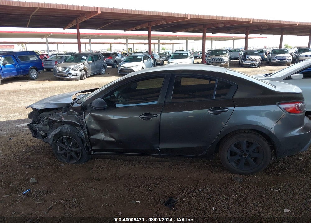 2011 MAZDA 3 I TOURING VIN: JM1BL1VG8B1360268
