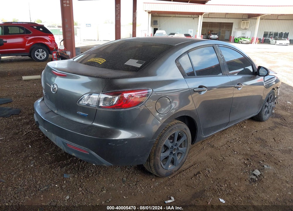 2011 MAZDA 3 I TOURING VIN: JM1BL1VG8B1360268