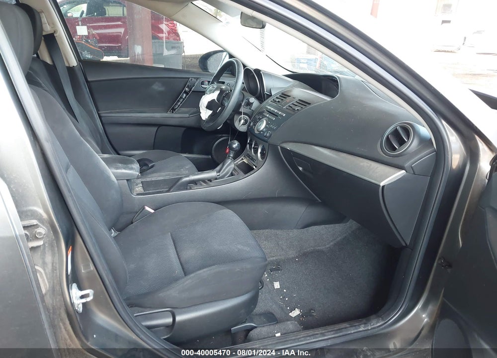 2011 MAZDA 3 I TOURING VIN: JM1BL1VG8B1360268