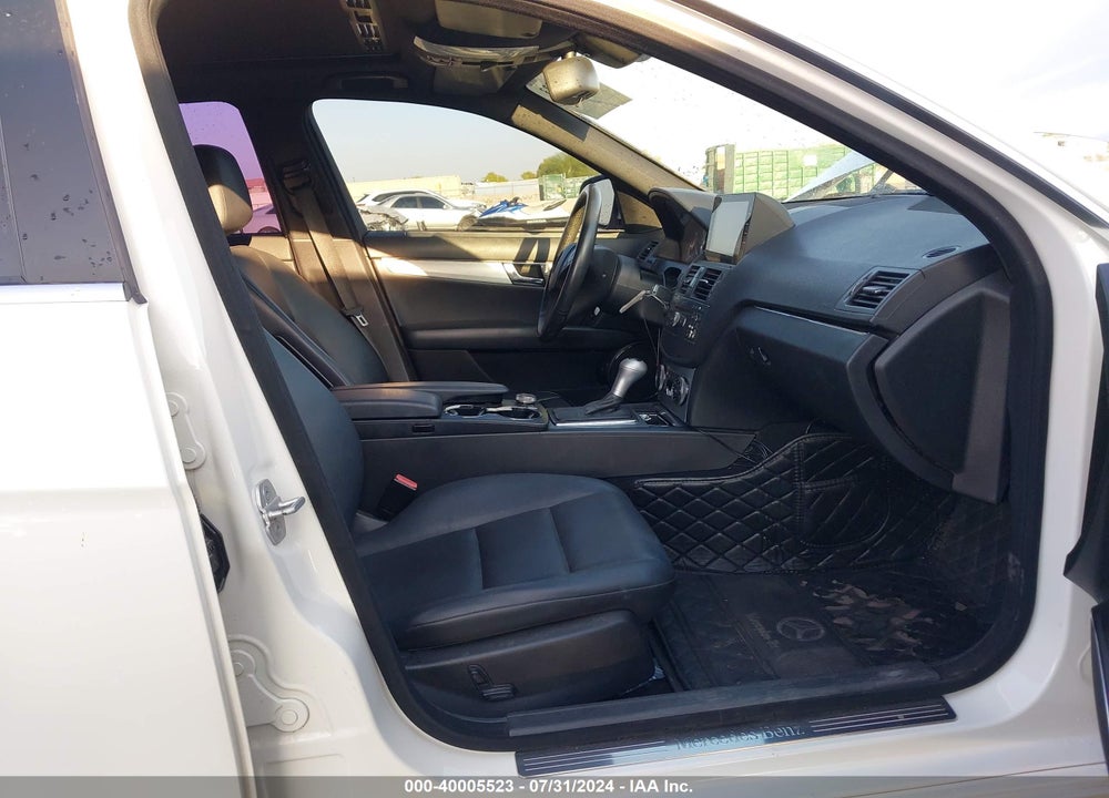 2008 MERCEDES-BENZ C 300 LUXURY/SPORT VIN: WDDGF54X68R016637