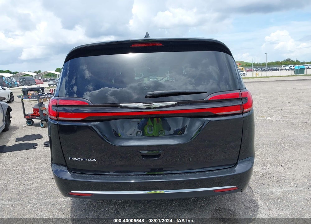 2022 CHRYSLER PACIFICA TOURING L VIN: 2C4RC1BG3NR219997