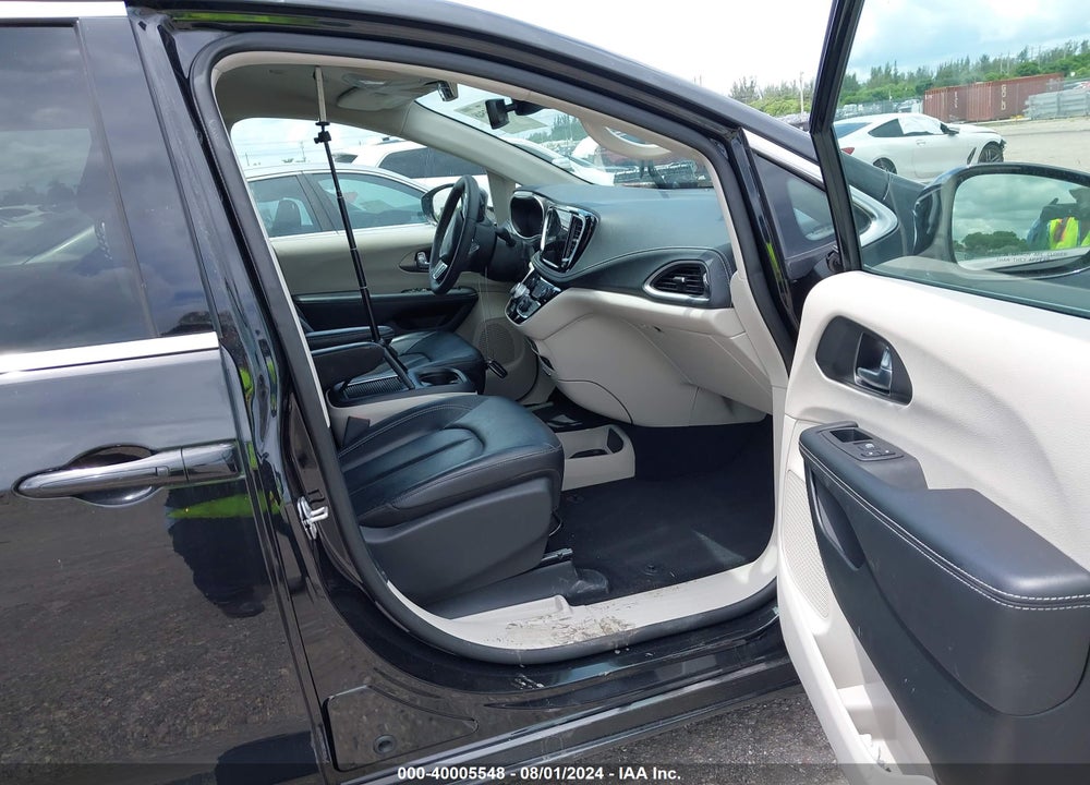 2022 CHRYSLER PACIFICA TOURING L VIN: 2C4RC1BG3NR219997