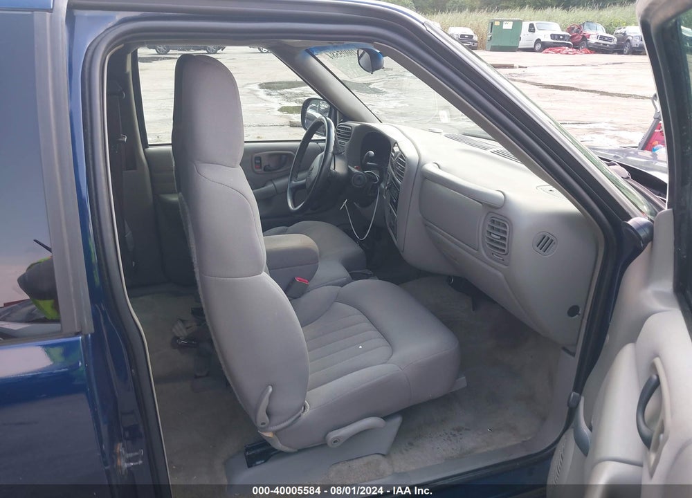2003 CHEVROLET S-10 LS VIN: 1GCCS19H138280474
