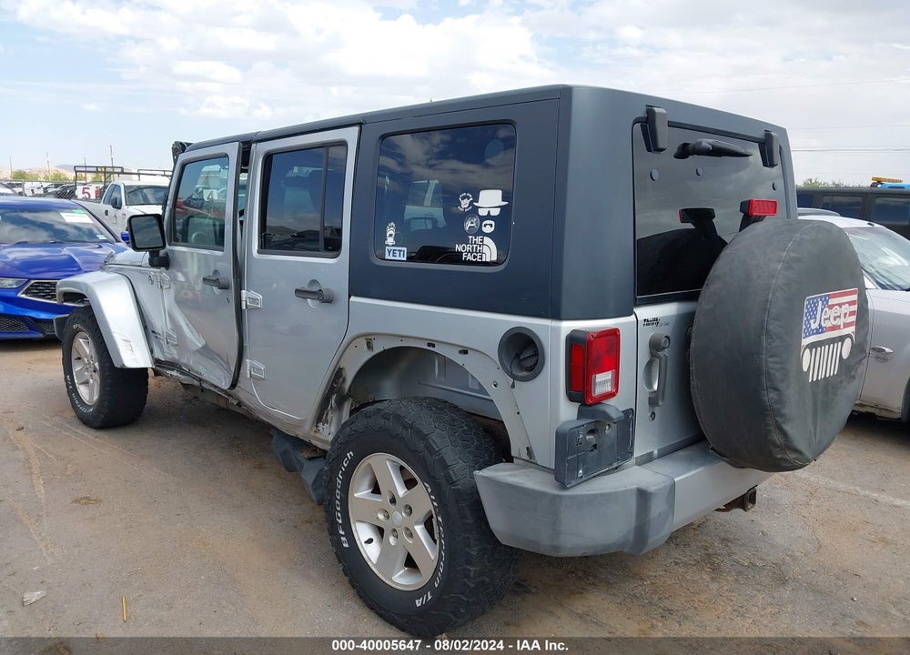 2008 JEEP WRANGLER UNLIMITED SAHARA VIN: 1J4GA59138L553718