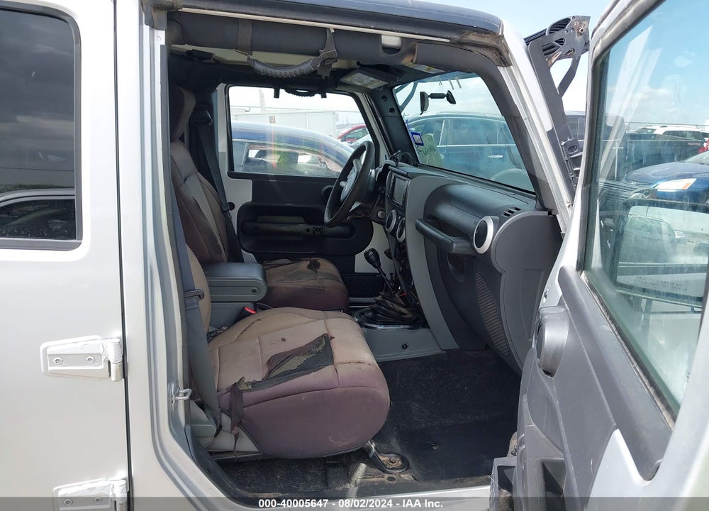 2008 JEEP WRANGLER UNLIMITED SAHARA VIN: 1J4GA59138L553718