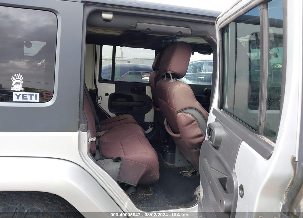 2008 JEEP WRANGLER UNLIMITED SAHARA VIN: 1J4GA59138L553718