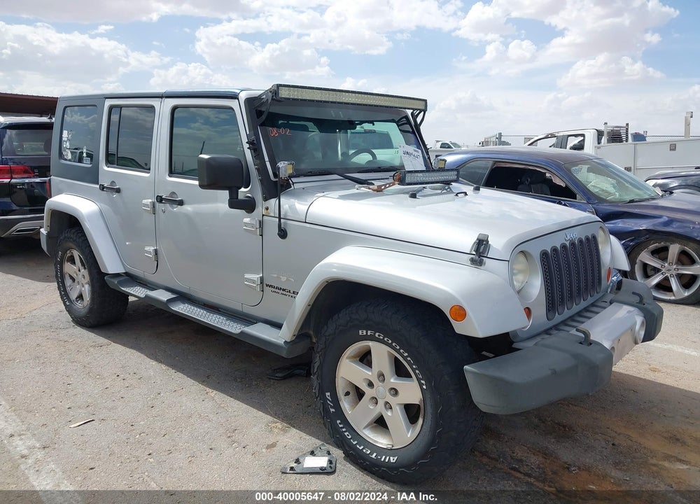 2008 JEEP WRANGLER UNLIMITED SAHARA VIN: 1J4GA59138L553718