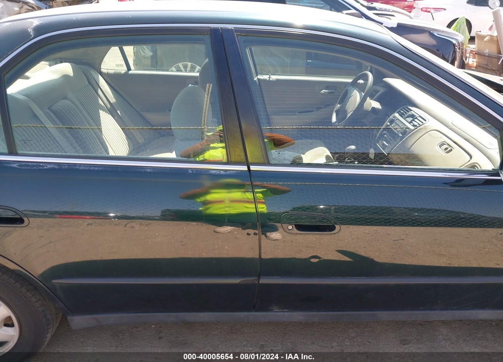 1998 HONDA ACCORD VIN: 1HGCG5546WA056529