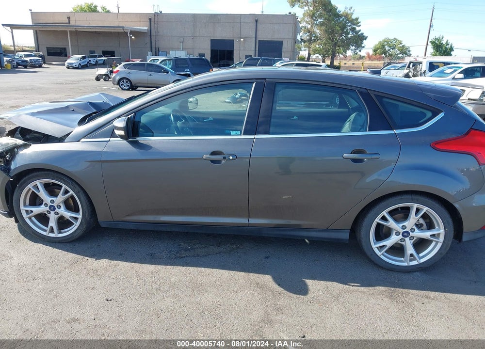 2015 FORD FOCUS TITANIUM VIN: 1FADP3N23FL262102