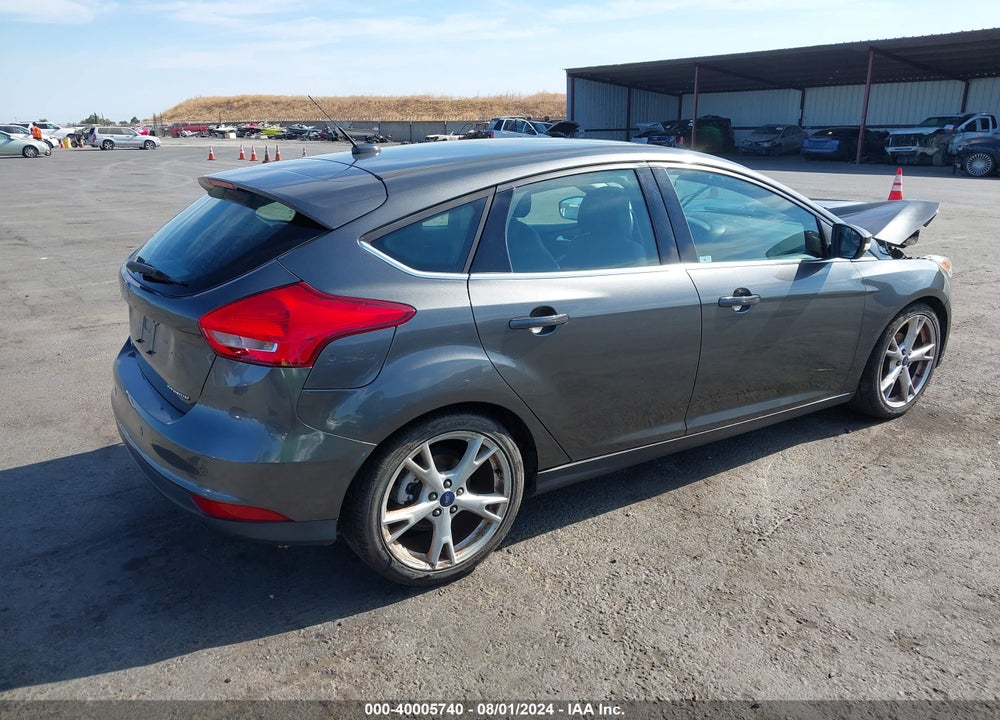 2015 FORD FOCUS TITANIUM VIN: 1FADP3N23FL262102