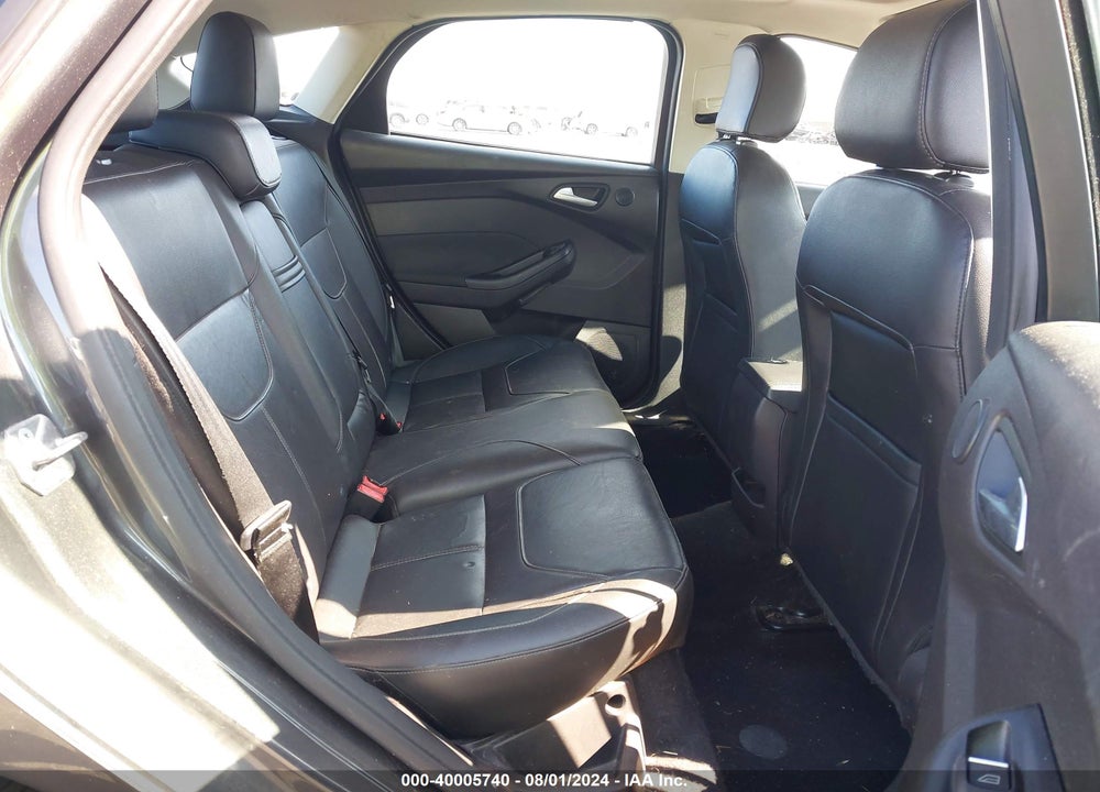 2015 FORD FOCUS TITANIUM VIN: 1FADP3N23FL262102