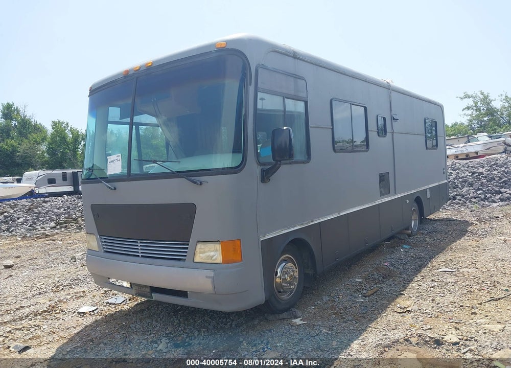 2000 FORD F550 SUPER DUTY STRIPPED CHASS VIN: 3FCMF53S1YJA05065